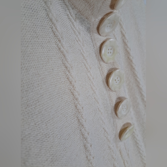 Kensie Cream Short Sleeve Sweater Dress Size Small - Picture 2 of 6